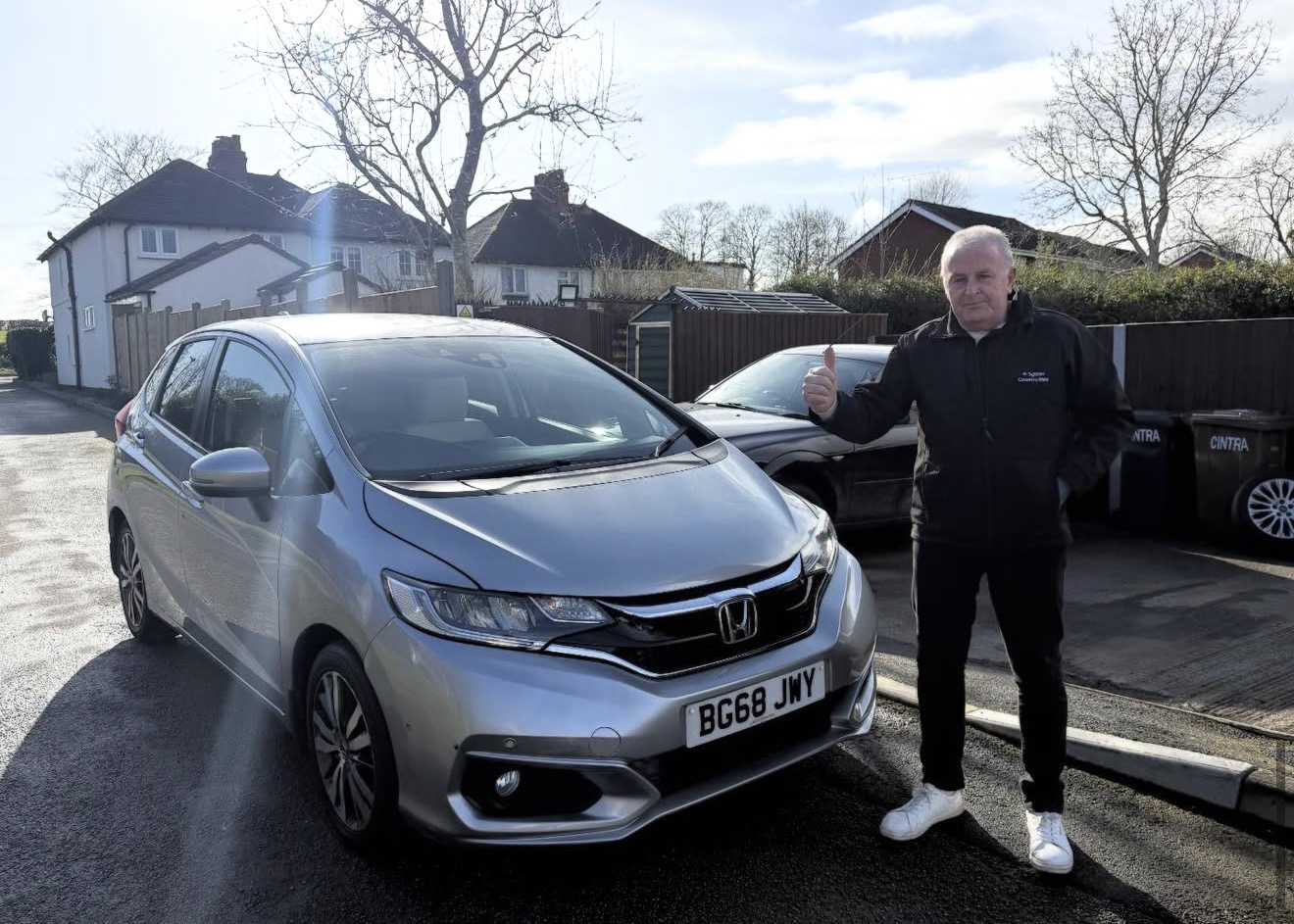 Happy seller — Land Rover Defender